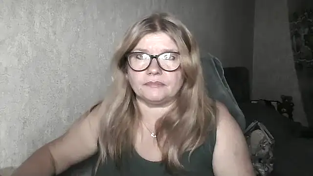 Snapshot of Diana_49 chatting on June 2, 2026, 5:40 am Diana 49 online show from June 2, 2026, 5:40 am