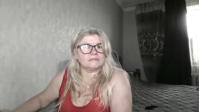 Snapshot of Diana_49 chatting on May 21, 2026, 10:34 am Diana 49 online show from May 21, 2026, 10:34 am