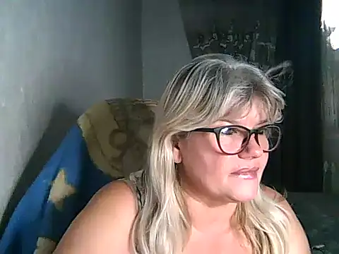 Snapshot of Diana_49 chatting on October 8, 2025, 9:55 am Diana 49 online show from October 8, 2025, 9:55 am