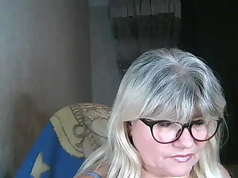 Snapshot of Diana_49 chatting on November 9, 2025, 6:56 pm Diana 49 online show from November 9, 2025, 6:56 pm