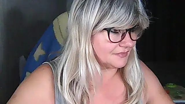 Snapshot of Diana_49 chatting on November 15, 2025, 6:06 am Diana 49 online show from November 15, 2025, 6:06 am