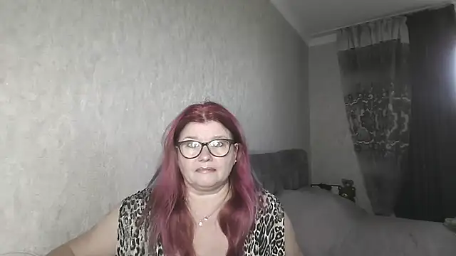 Snapshot of Diana_49 chatting on June 13, 2026, 6:44 am Diana 49 online show from June 13, 2026, 6:44 am