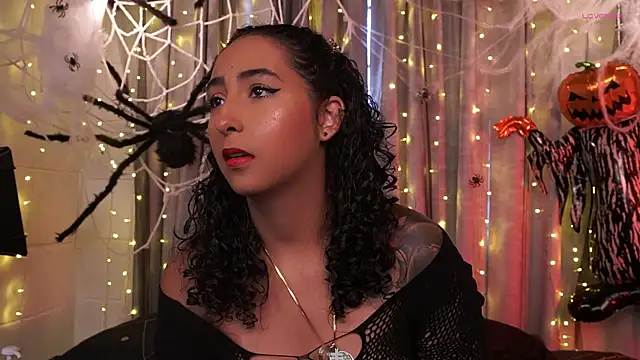 Snapshot of agatha_collins_ chatting on October 8, 2025, 7:25 pm agatha collins online show from October 8, 2025, 7:25 pm