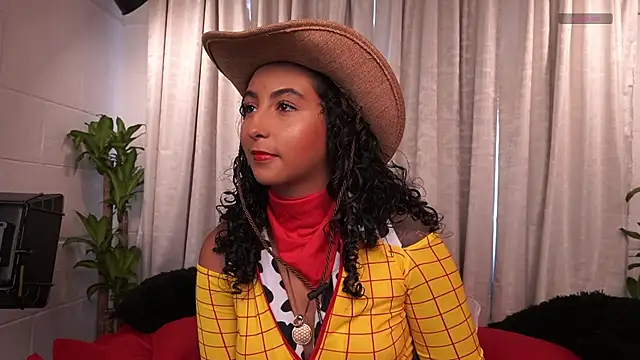 Snapshot of agatha_collins_ chatting on October 28, 2025, 7:24 pm agatha collins online show from October 28, 2025, 7:24 pm