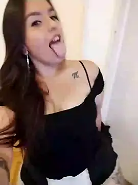 piiruwx online show from December 10, 2024, 7:54 pm