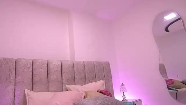 Snapshot of violeta_aroca chatting on December 2, 2025, 3:07 am violeta aroca online show from December 2, 2025, 3:07 am