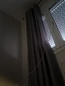 Zoni111 online show from November 17, 2025, 5:55 am