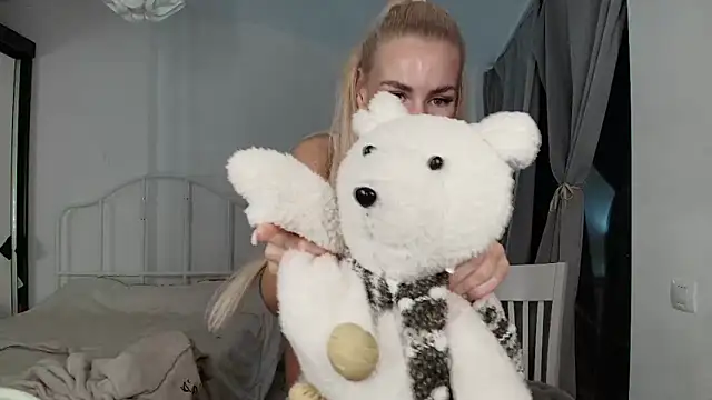 Snapshot of Roshana16 chatting on November 22, 2025, 9:02 pm Roshana16 online show from November 22, 2025, 9:02 pm