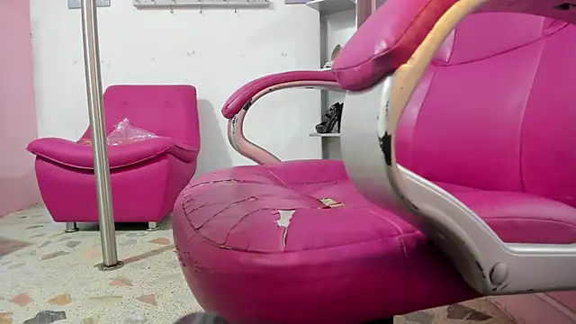 CAMILA--REY online show from November 17, 2025, 12:09 pm