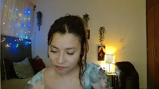 3littleschoolteens online show from September 15, 2025, 7:20 am