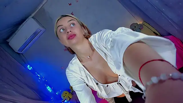 LickLizzy online show from June 10, 2026, 8:10 pm
