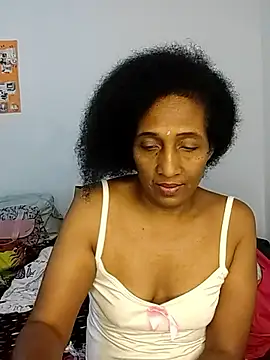 Snapshot of Aishamara chatting on November 23, 2025, 3:33 pm Aishamara online show from November 23, 2025, 3:33 pm