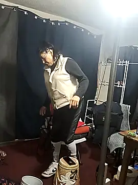 Snapshot of LaInsaciableIntensa chatting on November 6, 2025, 12:47 am LaInsaciableIntensa online show from November 6, 2025, 12:47 am