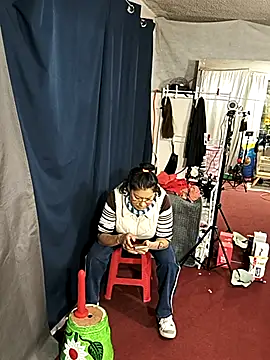 Snapshot of LaInsaciableIntensa chatting on November 2, 2025, 11:54 pm LaInsaciableIntensa online show from November 2, 2025, 11:54 pm