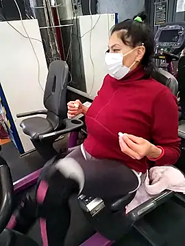 Snapshot of LaInsaciableIntensa chatting on November 28, 2025, 5:02 pm LaInsaciableIntensa online show from November 28, 2025, 5:02 pm