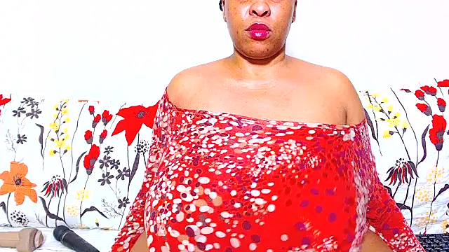 Snapshot of Ebonylovelyx chatting on October 25, 2025, 12:43 am Ebonylovelyx online show from October 25, 2025, 12:43 am