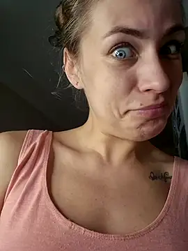 Keli Jessi online show from February 22, 2026, 9:27 pm