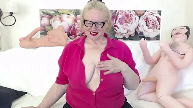 Snapshot of FlaviaSquirts chatting on May 3, 2026, 7:46 am FlaviaSquirts online show from May 3, 2026, 7:46 am