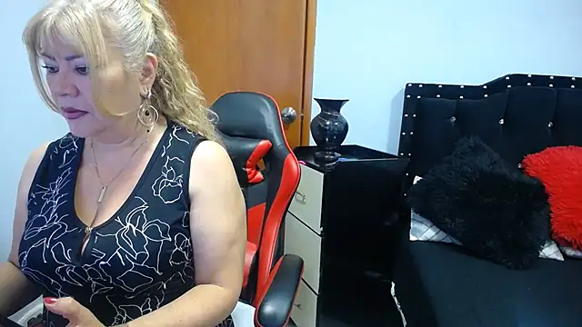 Snapshot of Ursulawhite69 chatting on July 22, 2026, 1:29 am Ursulawhite69 online show from July 22, 2026, 1:29 am