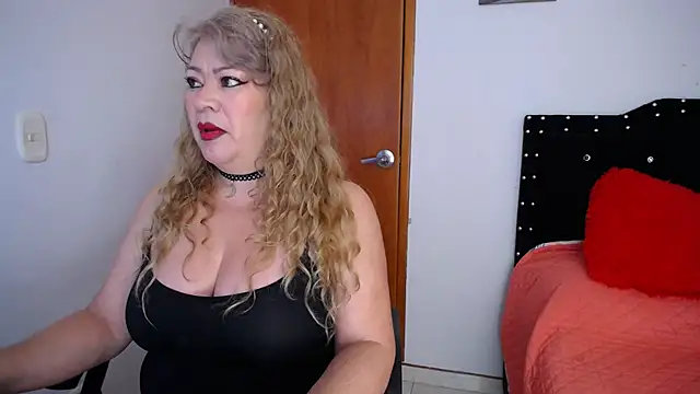 Snapshot of Ursulawhite69 chatting on March 11, 2025, 3:56 pm Ursulawhite69 online show from March 11, 2025, 3:56 pm