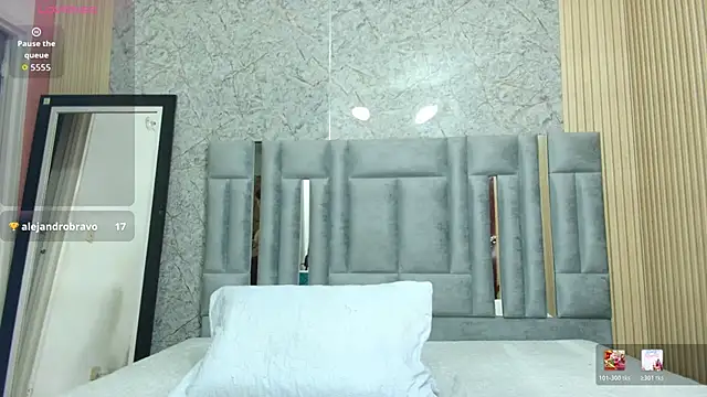 veronicaroose  online show from March 3, 2026, 12:34 pm