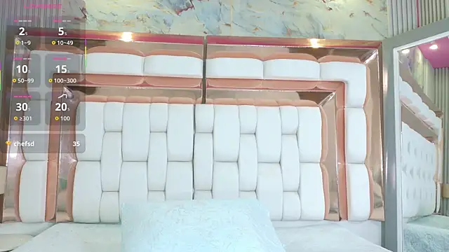 veronicaroose  online show from November 10, 2025, 12:54 pm