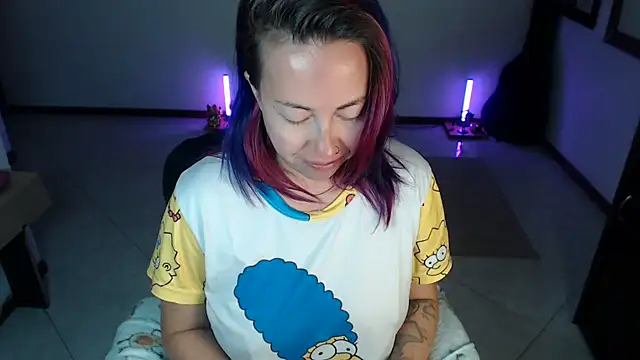 charlottezoe15 online show from April 26, 2026, 9:28 am