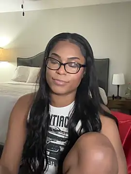 CandyLuxxxx online show from January 28, 2025, 2:43 am