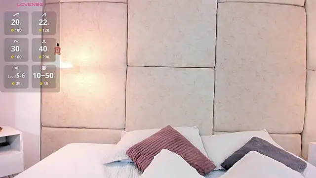 aisha vs online show from February 17, 2026, 12:02 pm