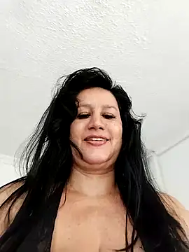 Snapshot of keilymadam chatting on December 3, 2025, 11:31 am keilymadam online show from December 3, 2025, 11:31 am