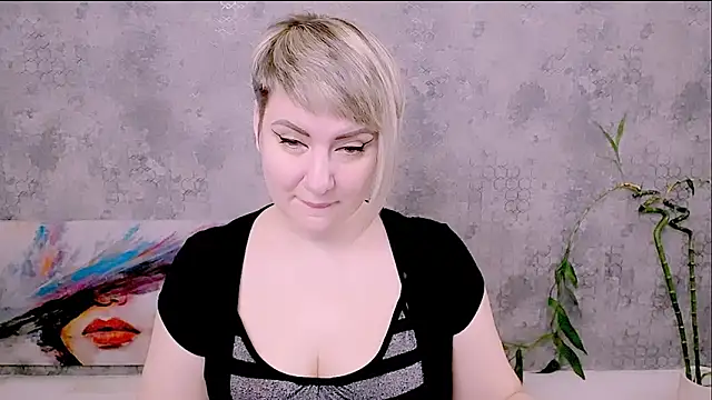 Djullia online show from December 4, 2025, 5:06 am