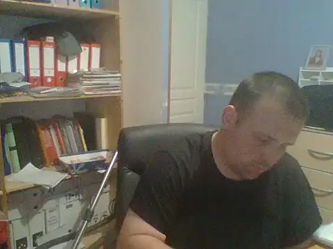 Snapshot of manubm03 chatting on April 15, 2026, 5:39 pm manubm03 online show from April 15, 2026, 5:39 pm