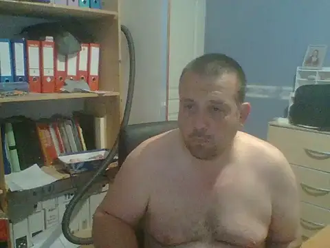 Snapshot of manubm03 chatting on April 13, 2026, 4:38 am manubm03 online show from April 13, 2026, 4:38 am