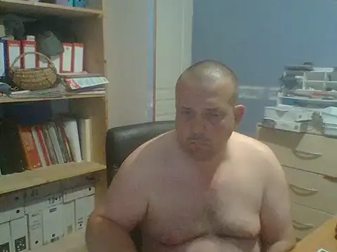 Snapshot of manubm03 chatting on May 23, 2026, 5:17 am manubm03 online show from May 23, 2026, 5:17 am