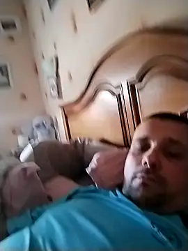 Snapshot of manubm03 chatting on February 7, 2026, 12:02 pm manubm03 online show from February 7, 2026, 12:02 pm