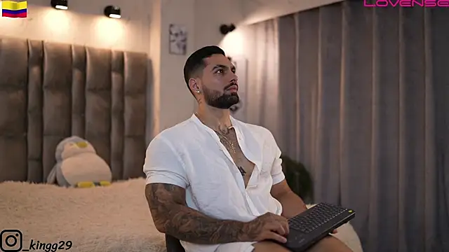 Snapshot of john_king29 chatting on November 15, 2025, 12:09 pm john king29 online show from November 15, 2025, 12:09 pm