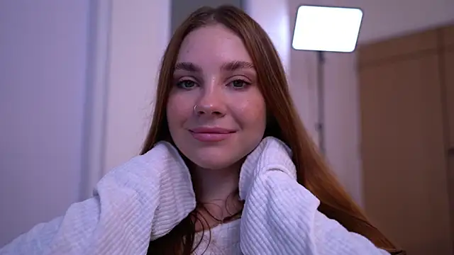 Cute Foxyxh online show from June 11, 2026, 3:47 am