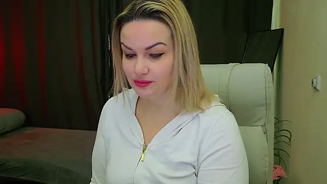 Snapshot of MishaMILF chatting on March 18, 2025, 9:23 am MishaMILF online show from March 18, 2025, 9:23 am