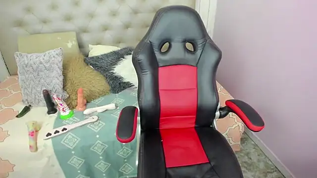 Snapshot of mila_katts chatting on March 11, 2025, 5:57 am mila katts online show from March 11, 2025, 5:57 am