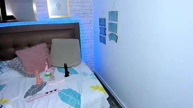 Snapshot of mila_katts chatting on March 16, 2025, 3:58 am mila katts online show from March 16, 2025, 3:58 am