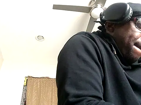 Snapshot of Londonfrotadejr chatting on December 8, 2024, 3:13 pm Londonfrotadejr online show from December 8, 2024, 3:13 pm