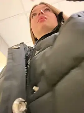 Snapshot of KrisMagnoly chatting on October 22, 2025, 4:39 pm KrisMagnoly online show from October 22, 2025, 4:39 pm