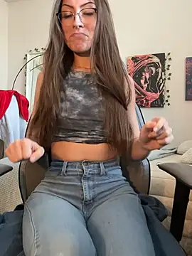 Snapshot of jade_369 chatting on February 28, 2025, 11:56 pm jade 369 online show from February 28, 2025, 11:56 pm