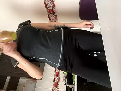 Snapshot of sensualEmilia chatting on February 28, 2026, 12:49 pm sensualEmilia online show from February 28, 2026, 12:49 pm