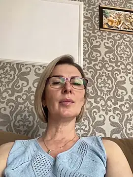 Snapshot of sensualEmilia chatting on June 11, 2026, 9:06 am sensualEmilia online show from June 11, 2026, 9:06 am