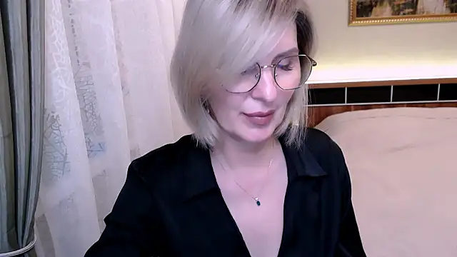 Snapshot of sensualEmilia chatting on March 11, 2026, 6:13 pm sensualEmilia online show from March 11, 2026, 6:13 pm