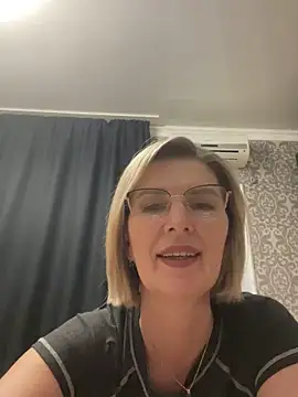 Snapshot of sensualEmilia chatting on February 27, 2026, 3:34 pm sensualEmilia online show from February 27, 2026, 3:34 pm