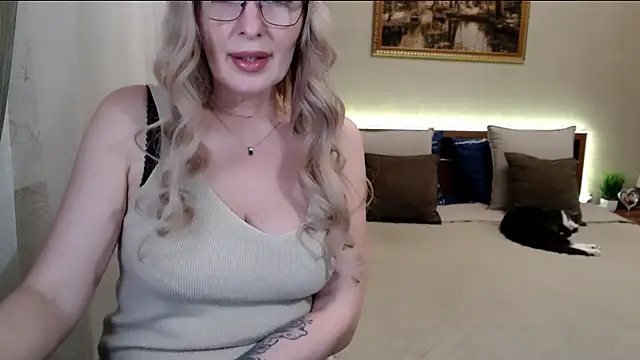sensualEmilia online show from March 9, 2025, 2:32 pm