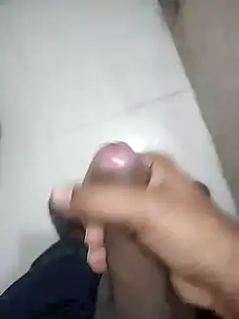 Snapshot of Roxy_Hard chatting on March 4, 2025, 10:27 pm Roxy Hard online show from March 4, 2025, 10:27 pm