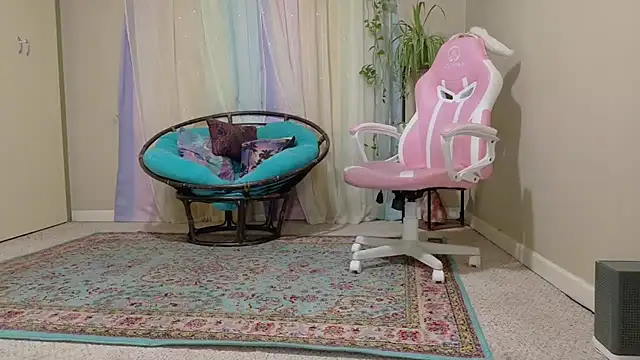 Snapshot of Emihaze chatting on October 31, 2025, 6:59 pm Emihaze online show from October 31, 2025, 6:59 pm